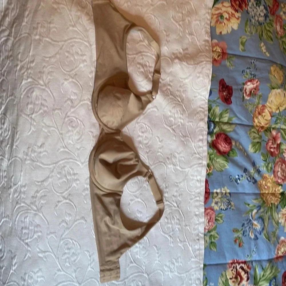 Vanity Fair nude bra size 36C